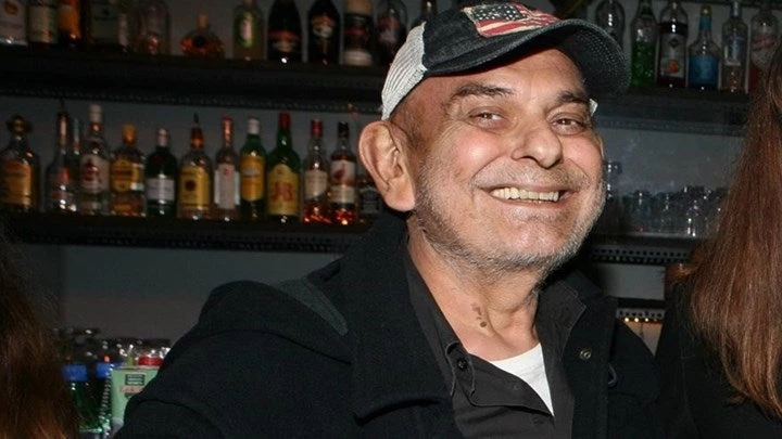Συγκλονίζουν οι αποκαλύψεις του Βασίλη Θωμόπουλου για τη μάχη του Σάκη Μπουλά με τον καρκίνο (βίντεο)